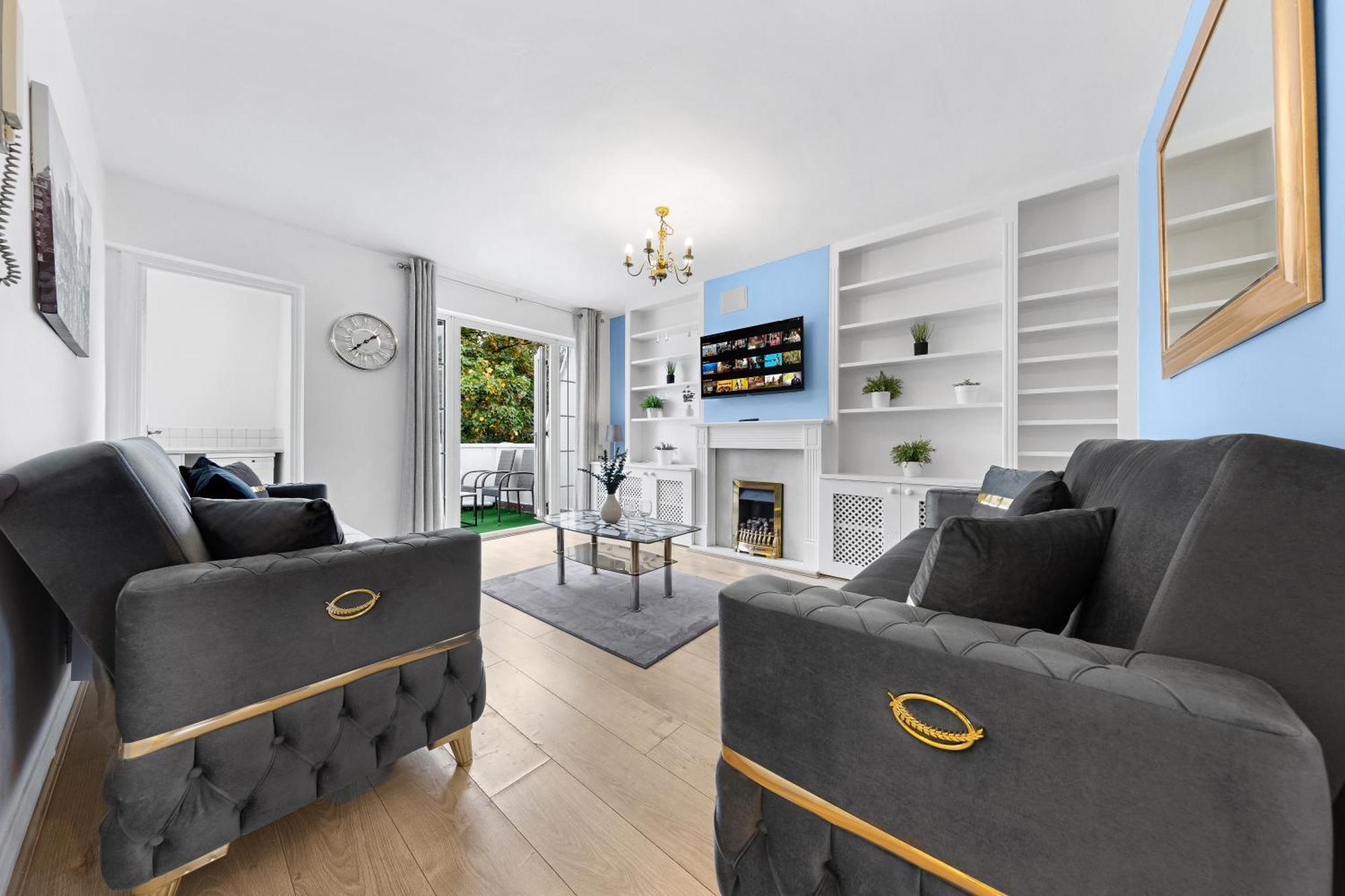 Newly Renovated Kensington 2 Bedroom Apartment With Balcony Near Harrods Sleeps 6, 2 Min Walk From Station Londen Buitenkant foto