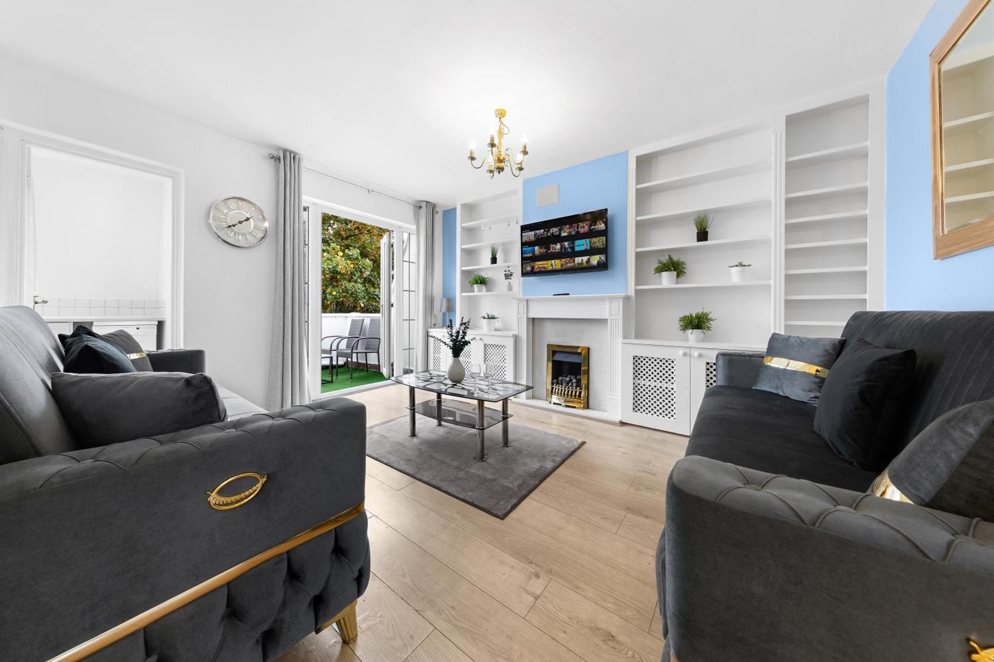Newly Renovated Kensington 2 Bedroom Apartment With Balcony Near Harrods Sleeps 6, 2 Min Walk From Station Londen Buitenkant foto