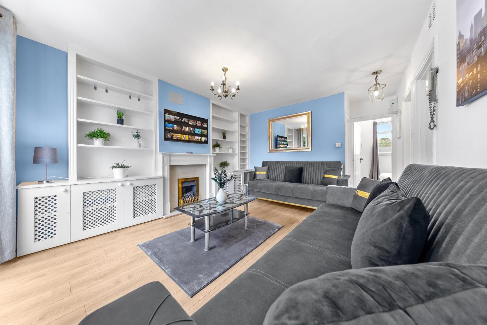 Newly Renovated Kensington 2 Bedroom Apartment With Balcony Near Harrods Sleeps 6, 2 Min Walk From Station Londen Buitenkant foto