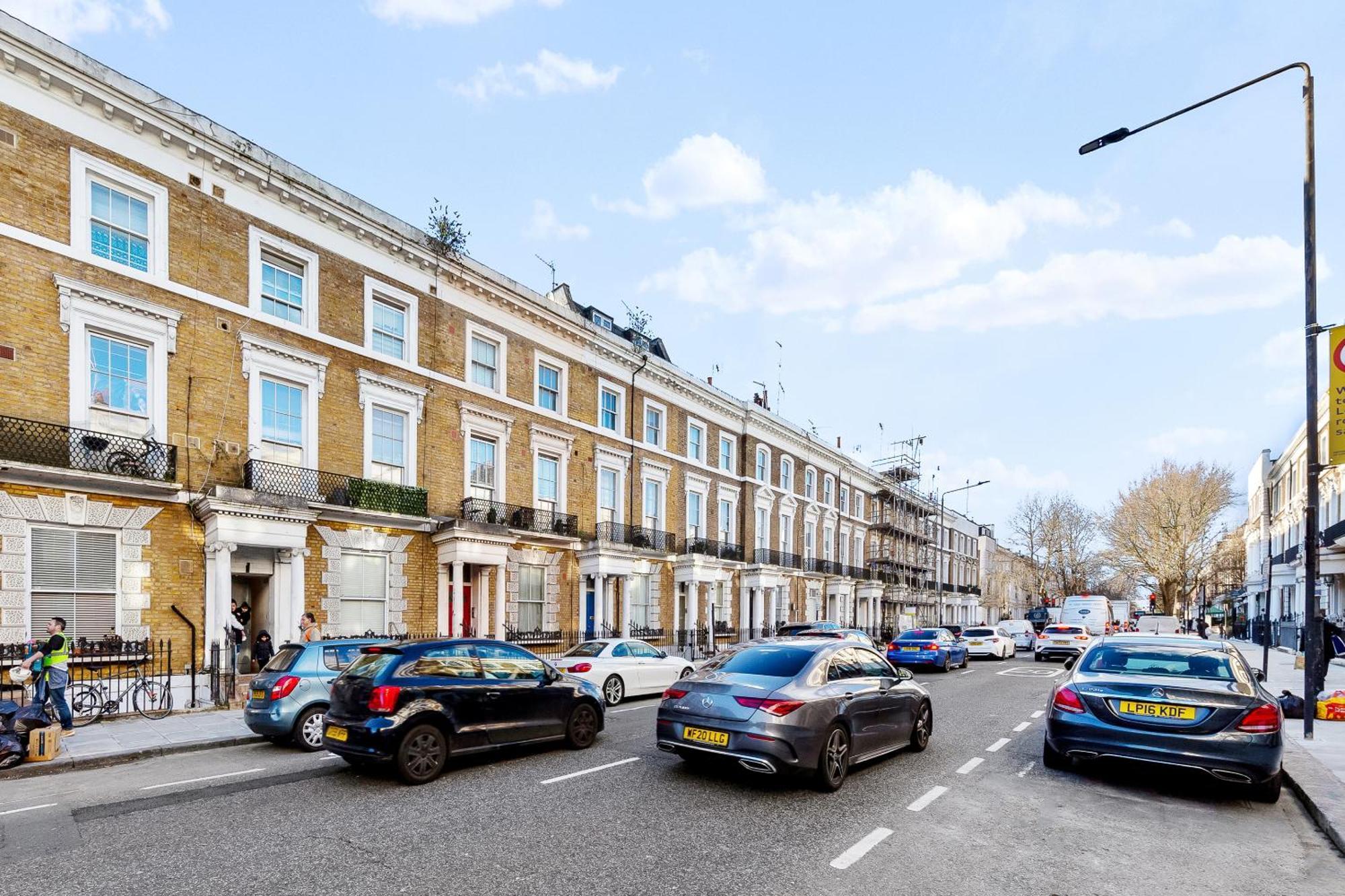 Newly Renovated Kensington 2 Bedroom Apartment With Balcony Near Harrods Sleeps 6, 2 Min Walk From Station Londen Buitenkant foto